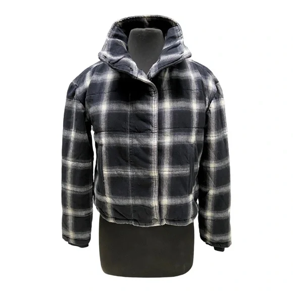 Evereve Lucy Cropped Full Zip Black, White, and Gray Plaid Jacket - Picture 2 of 11